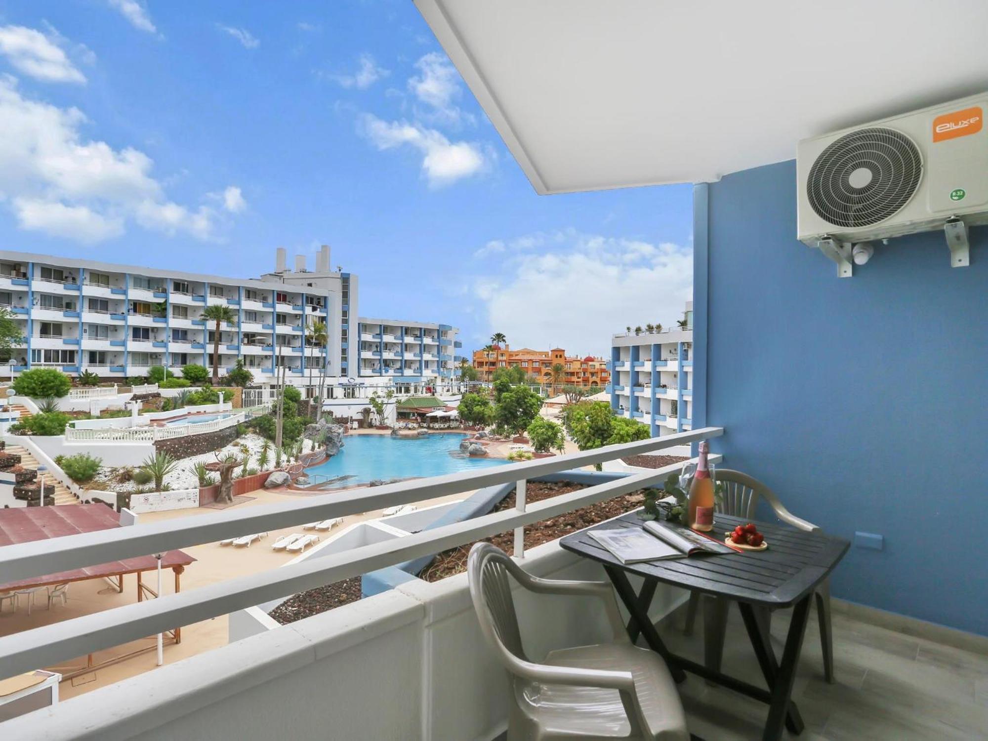 Green Holidays Studio, 3 Pool, Air Con, Terrace